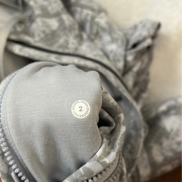 Lululemon define Hulu hooded jacket size 2 - Picture 4 of 5